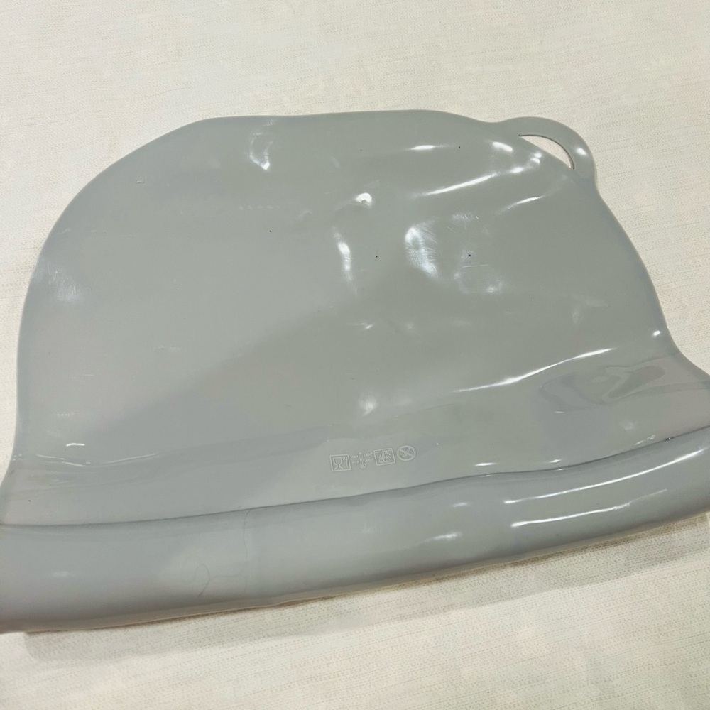 Gray Upward baby silicon mate